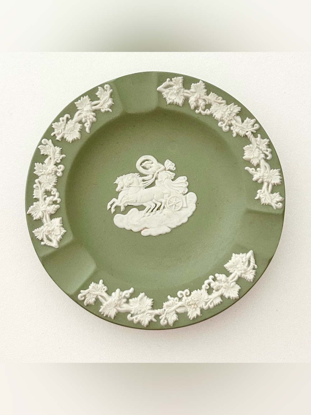 Wedgwood Green Jasperware AshtrayTrinket Dish White Relief Chariot Motif 4.5